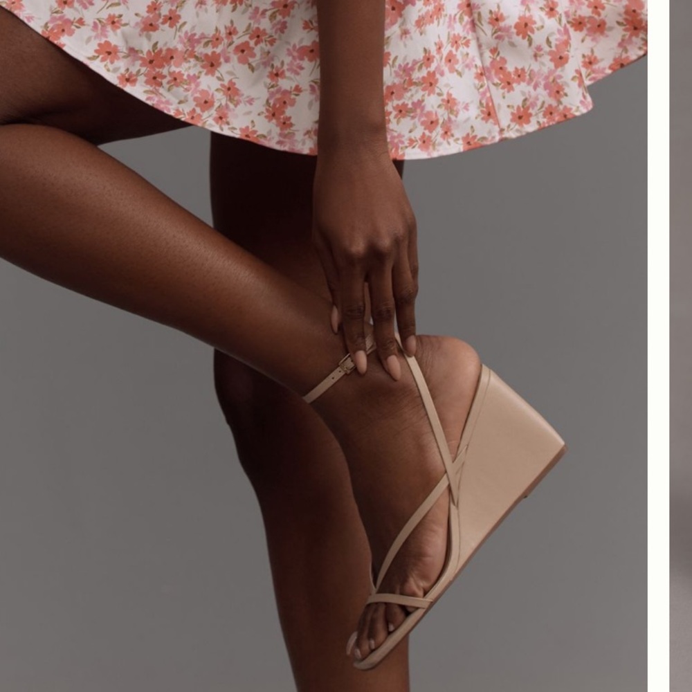 Elegant Tan Wedge Sandals